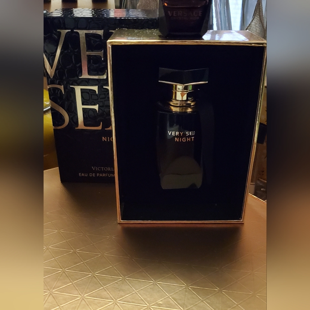 Very Sexy Night Victoria Secret NEW COND